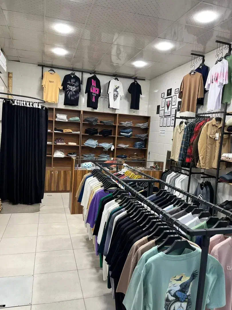 رگال، دکور لباس مردانه|فروشگاه و مغازه|قم, نخودی|دیوار