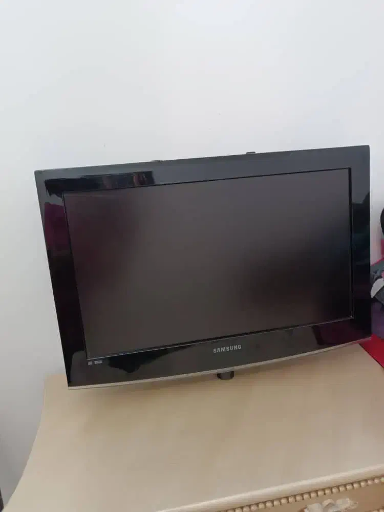 ال‌سی‌دی 32 اینج|تلویزیون و پروژکتور|اسلام‌شهر, مظفریه|دیوار