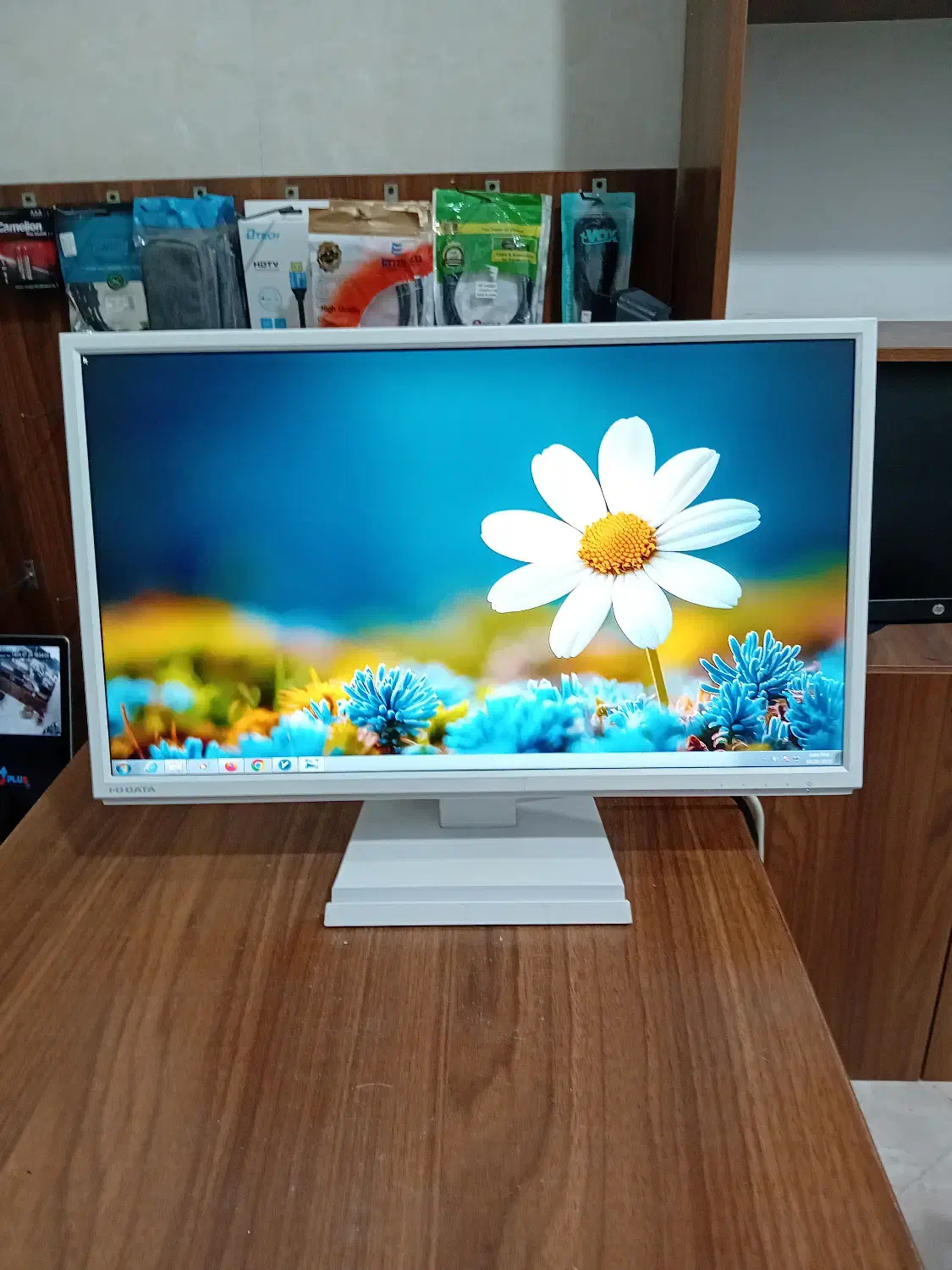 مانیتور 22 اینچ از برند ژاپنی io data|قطعات و لوازم جانبی رایانه|بابل, |دیوار