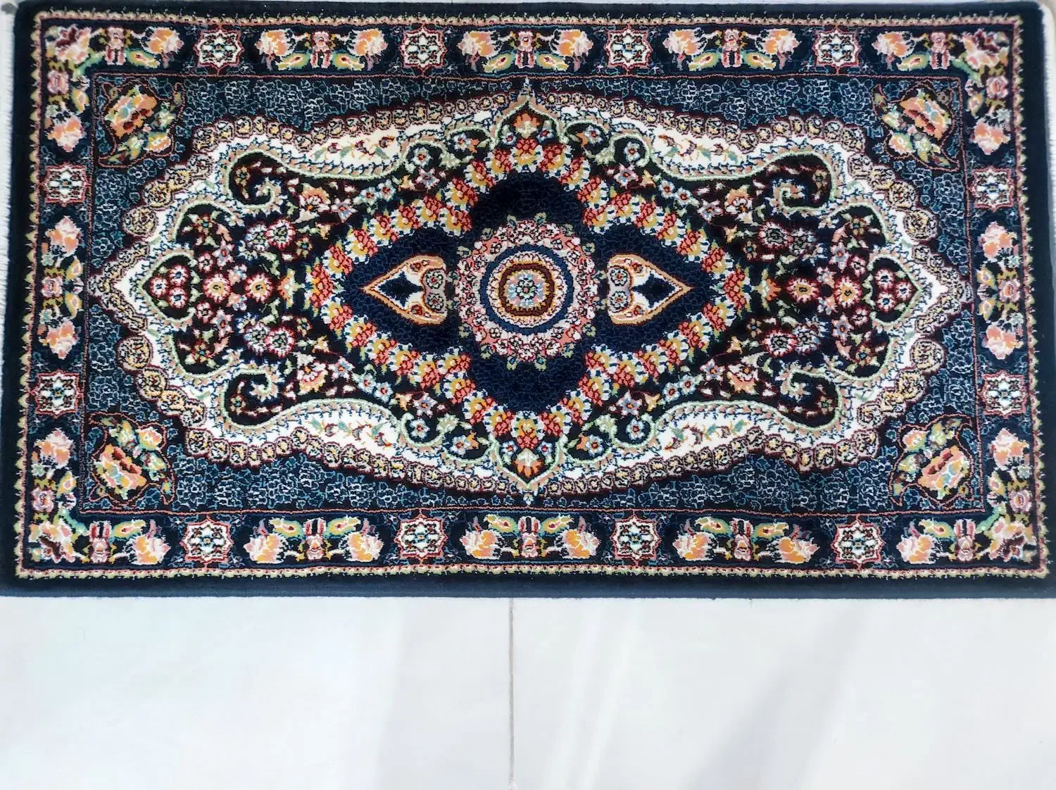 فرش۹ متری و دو عدد پادری|فرش|رشت, دخانیات|دیوار