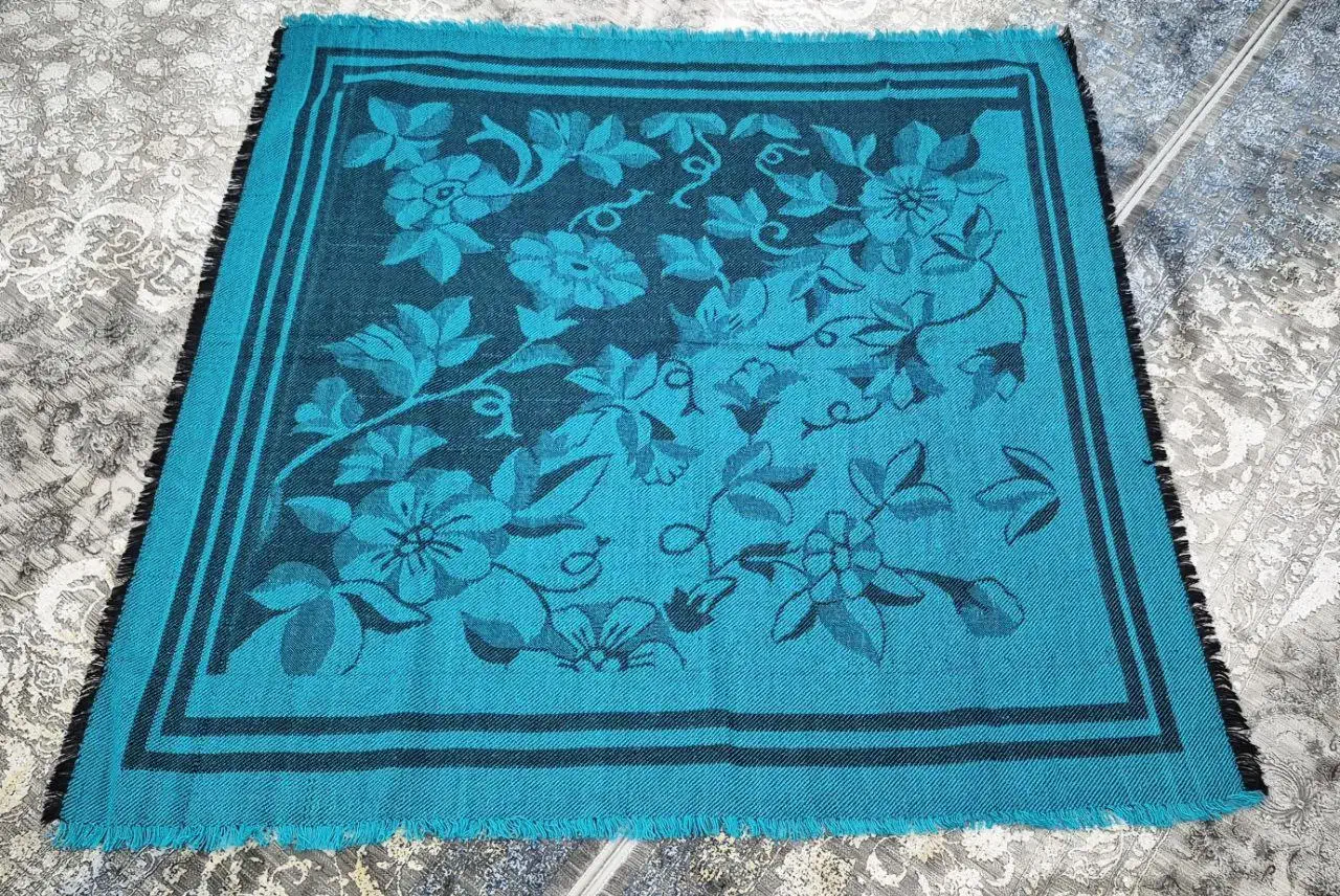 روسری و شال|لباس|صومعه‌سرا, |دیوار