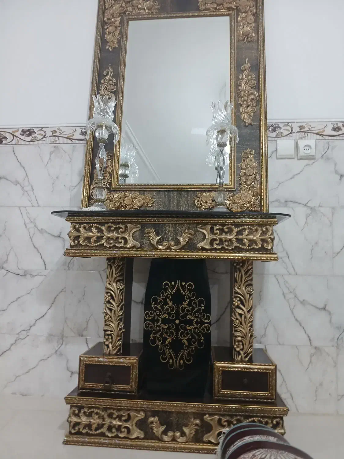 اینه طلایی|آینه|صفادشت, |دیوار