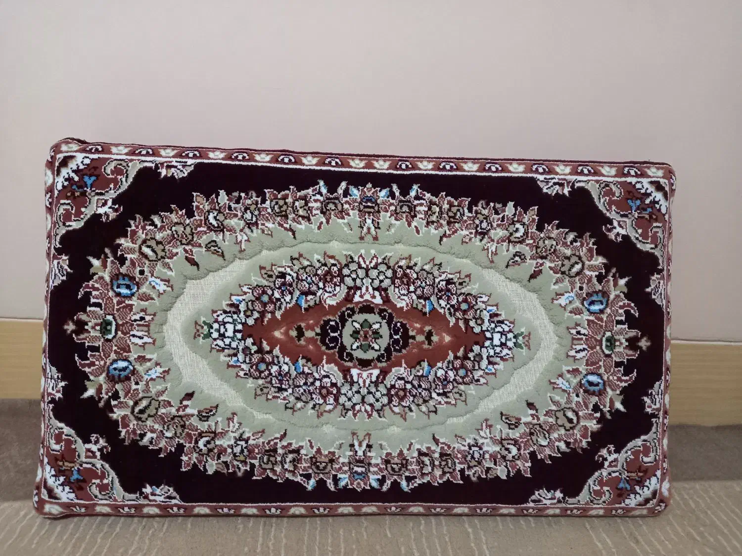 پشتی|پشتی|لالجین, |دیوار