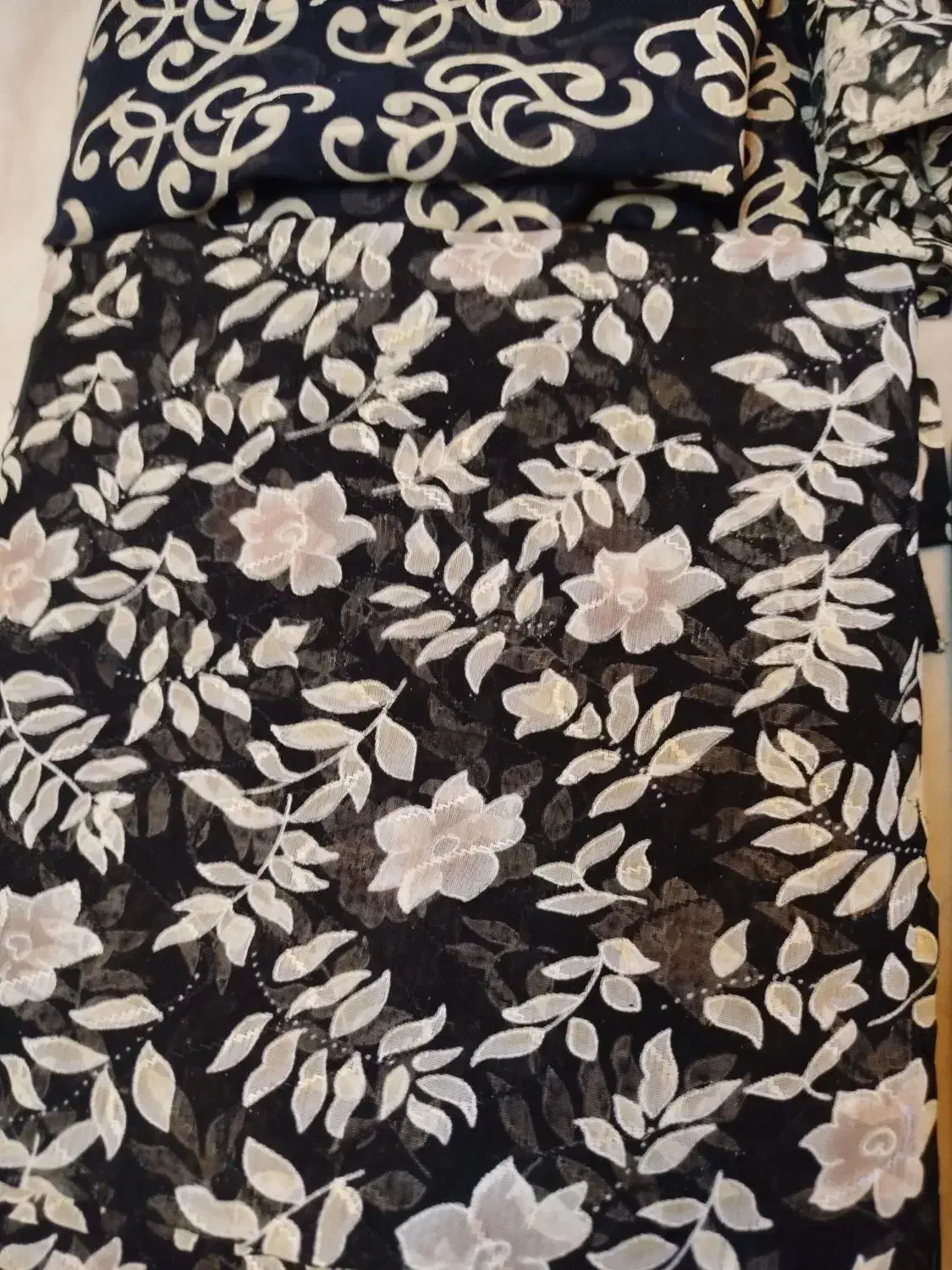 چادر  حریر.|لباس|مشهد, هنرستان|دیوار