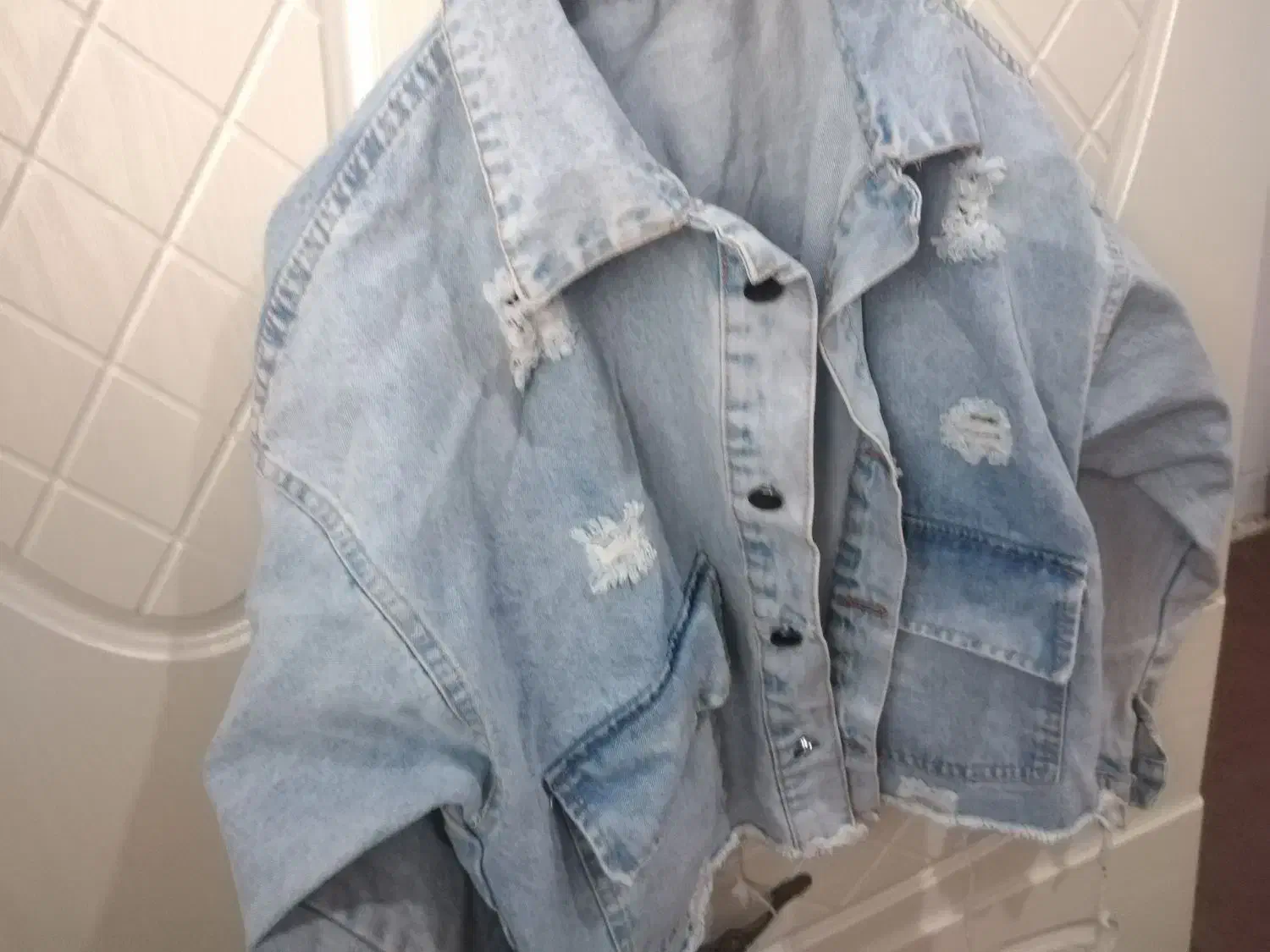 کت لی کوتاه رنگ روشن|لباس|همدان, |دیوار