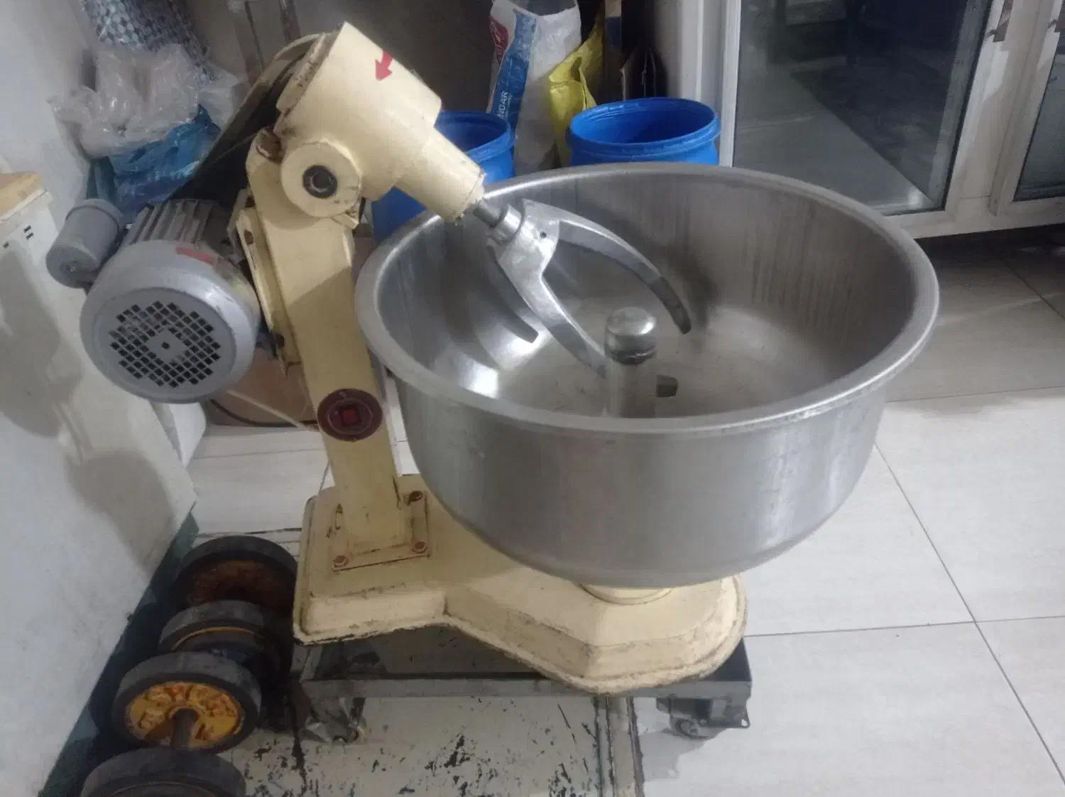 تعدادی وسایل|فروشگاه و مغازه|الوند, |دیوار