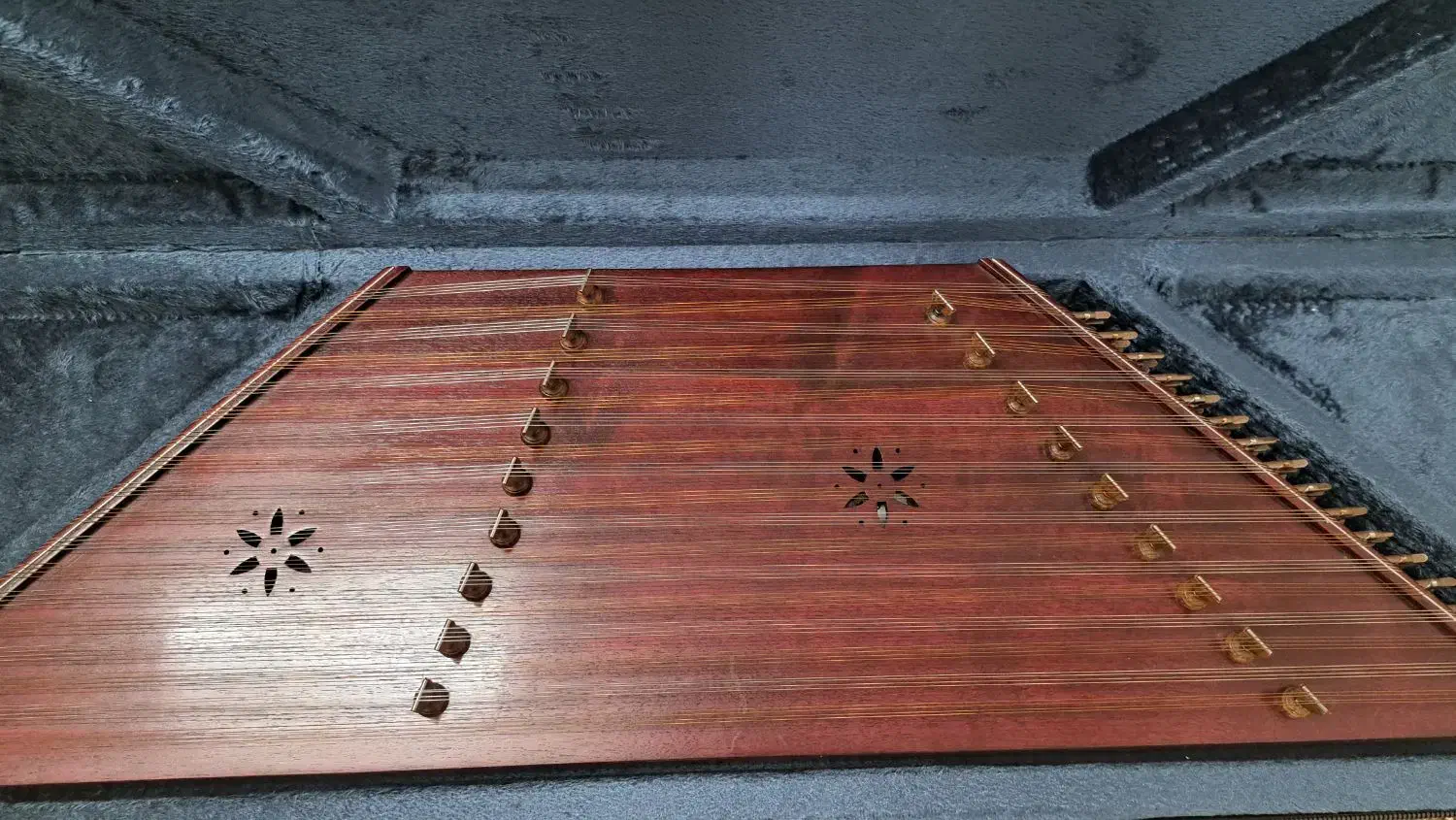 سنتور در حد نو کوک شده ۱۰میلیون و ۲۰۰|سازهای سنتی|شیراز, قدوسی شرقی|دیوار