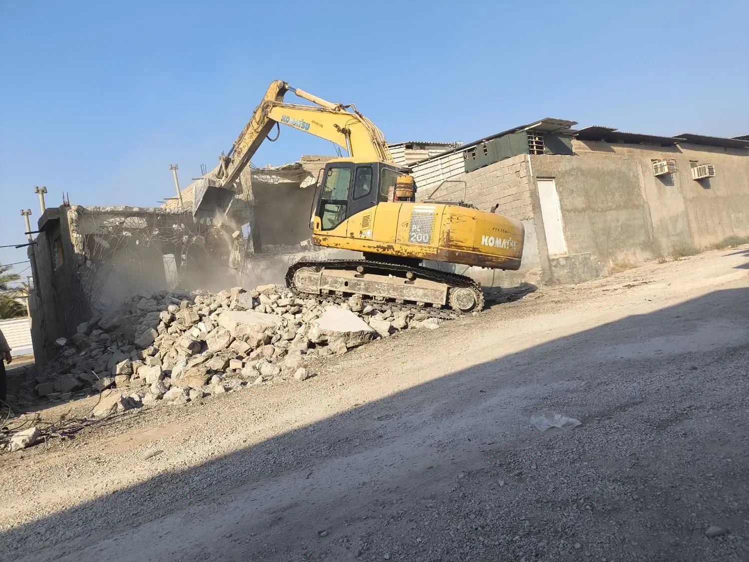 تخریب ساختمان با خاک برداری و گود برداری|خدمات پیشه و مهارت|برازجان, |دیوار