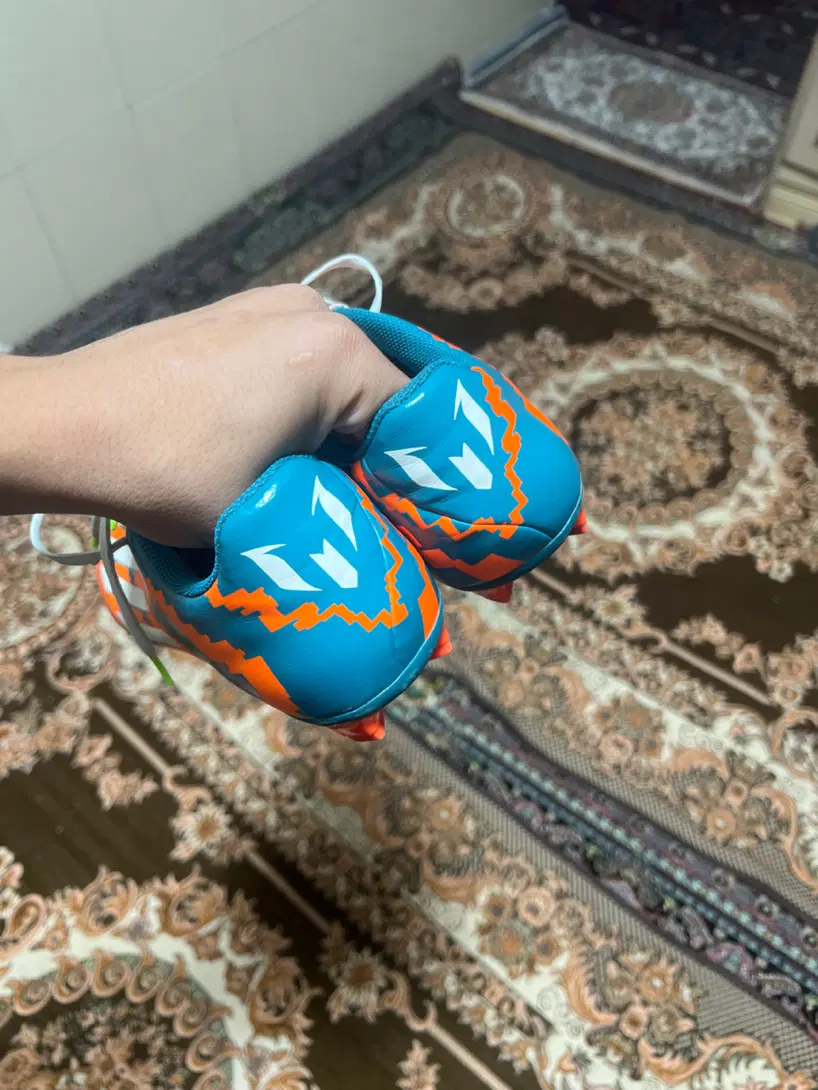 استوک فوتبال اورجینال چمن آدیداس مسی سایز41 به40|کیف، کفش، کمربند|تهران, ترمینال غرب|دیوار