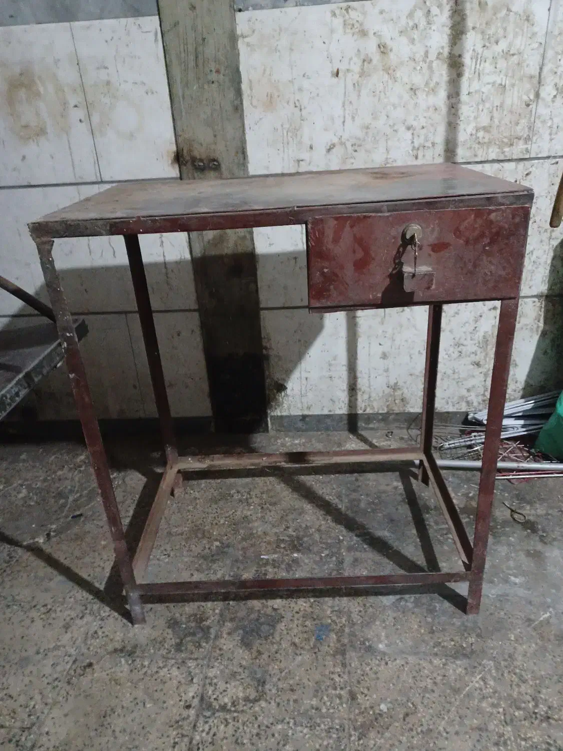 میز|میز تحریر و کامپیوتر|اراک, |دیوار