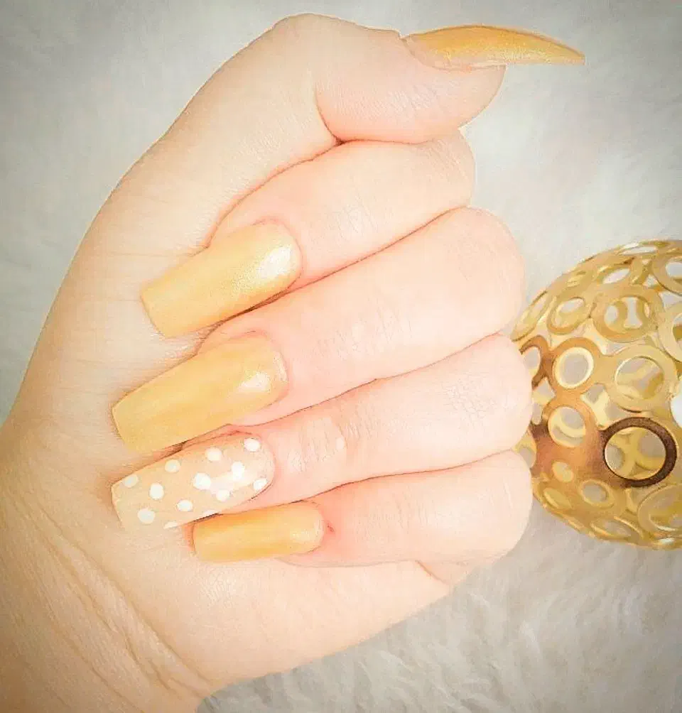 کاشت تخصصی ناخن شهرک تعاون|خدمات آرایشگری و زیبایی|کرمانشاه, |دیوار