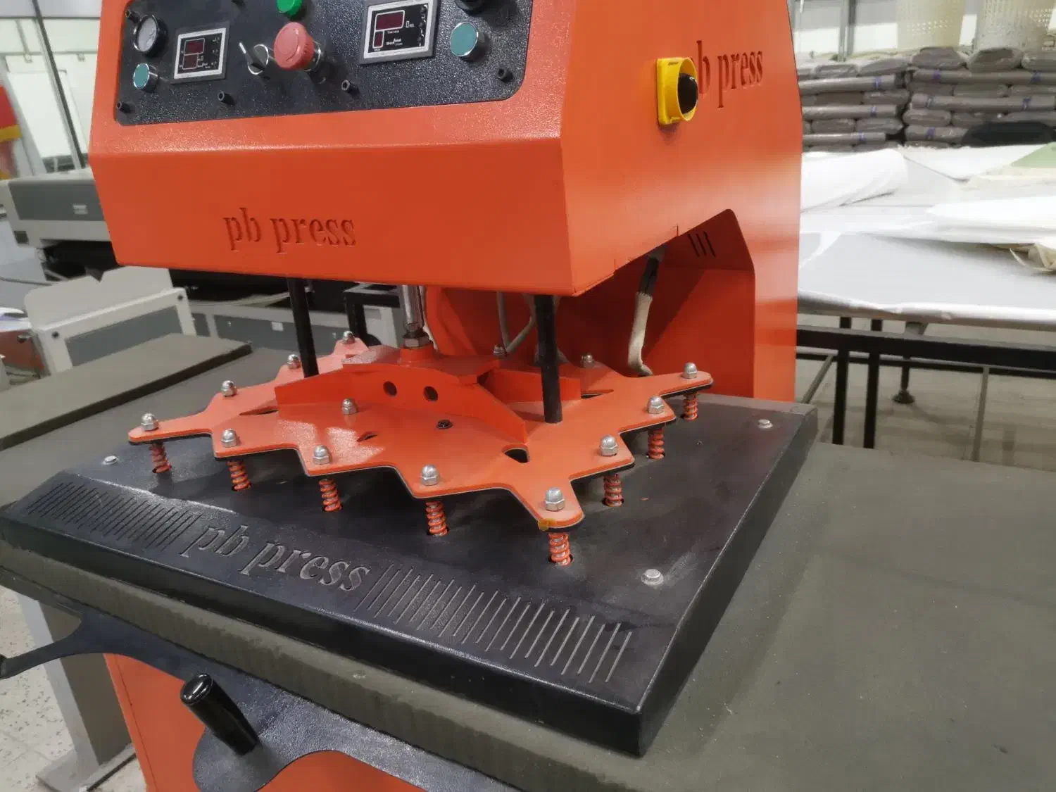 فروش پرس حرارتی سابلیمیشن پنوماتیک 60 در 80|ماشینآلات صنعتی|محمدشهر, محمدشهر|دیوار