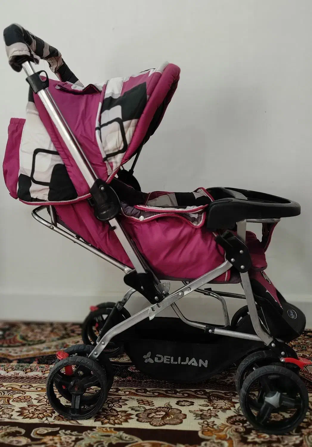 کالسکه و گهواره|کالسکه و لوازم جانبی|کبودرآهنگ, |دیوار