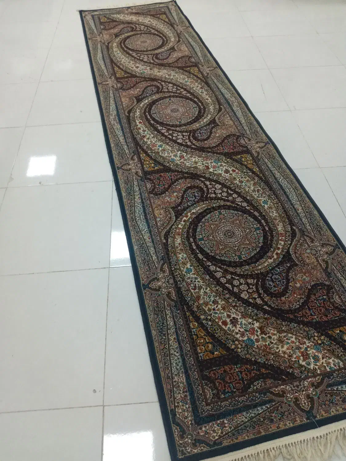 فرش یک در چهار ۷۰۰ شانه سرمه ایی|فرش|کرمانشاه, |دیوار