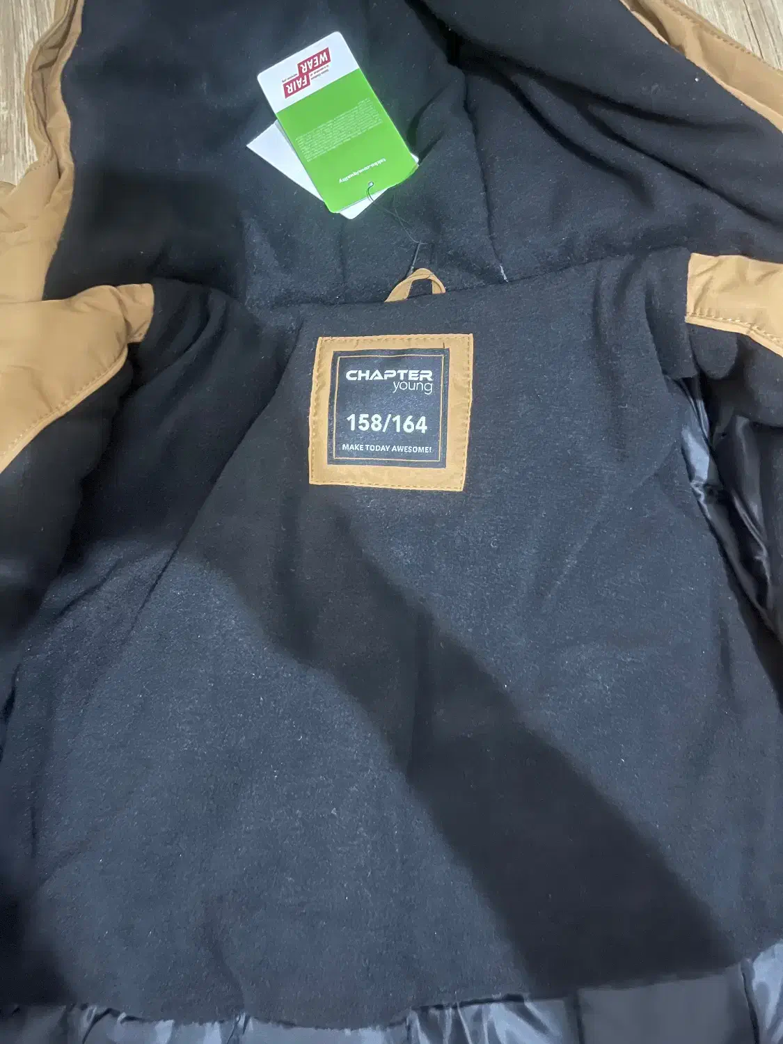 کاپشن|کفش و لباس بچه|رشت, دیلمان|دیوار