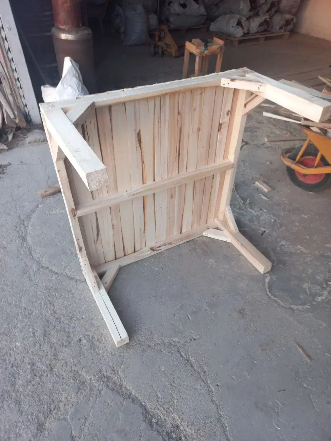 ساخت کرسی چوبی|خدمات پیشه و مهارت|تاکستان, |دیوار