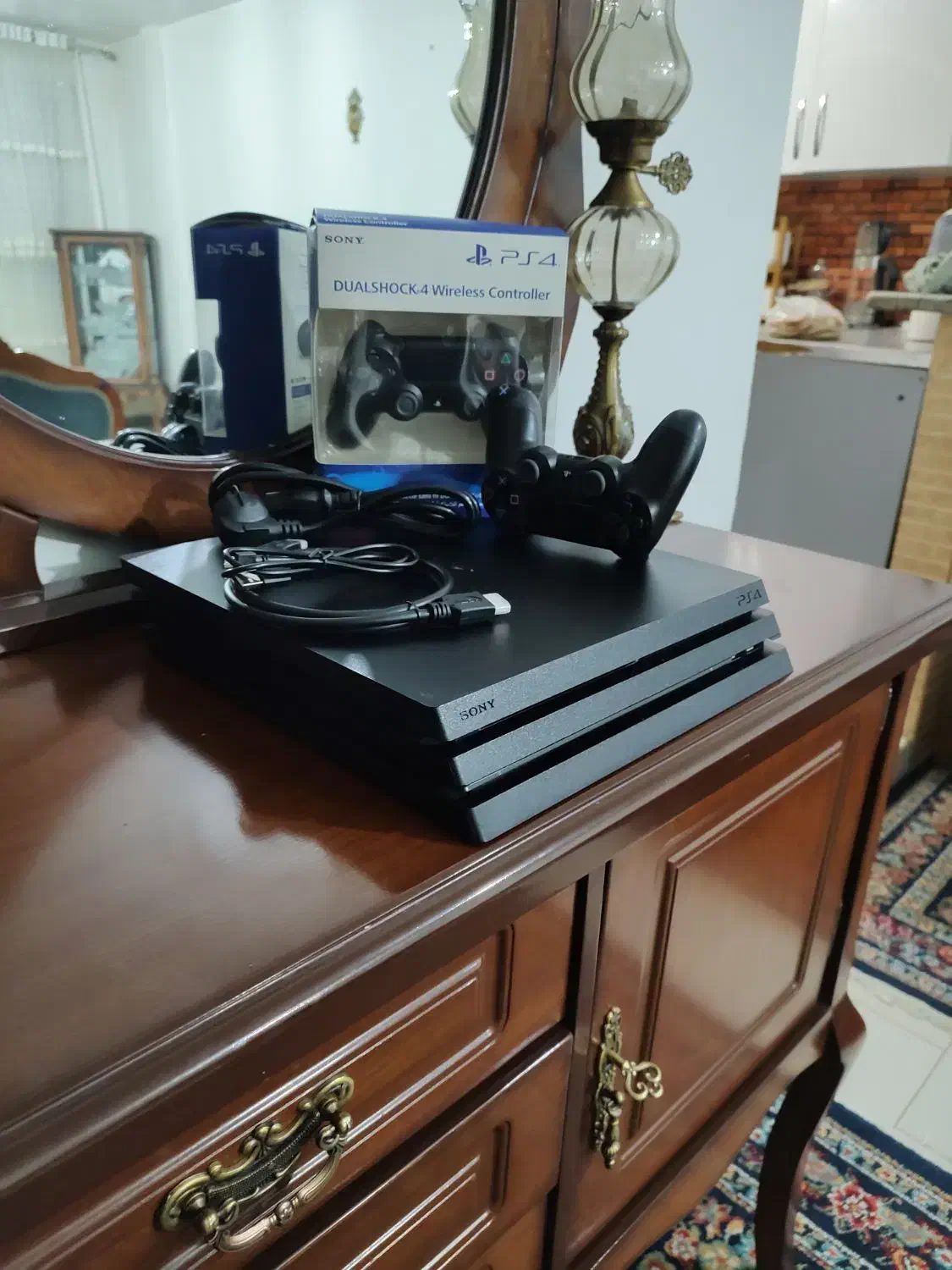 ps4 pro 7216  دو دسته با کیف و هدفون آکبند|کنسول، بازی ویدئویی و آنلاین|قم, پردیسان|دیوار