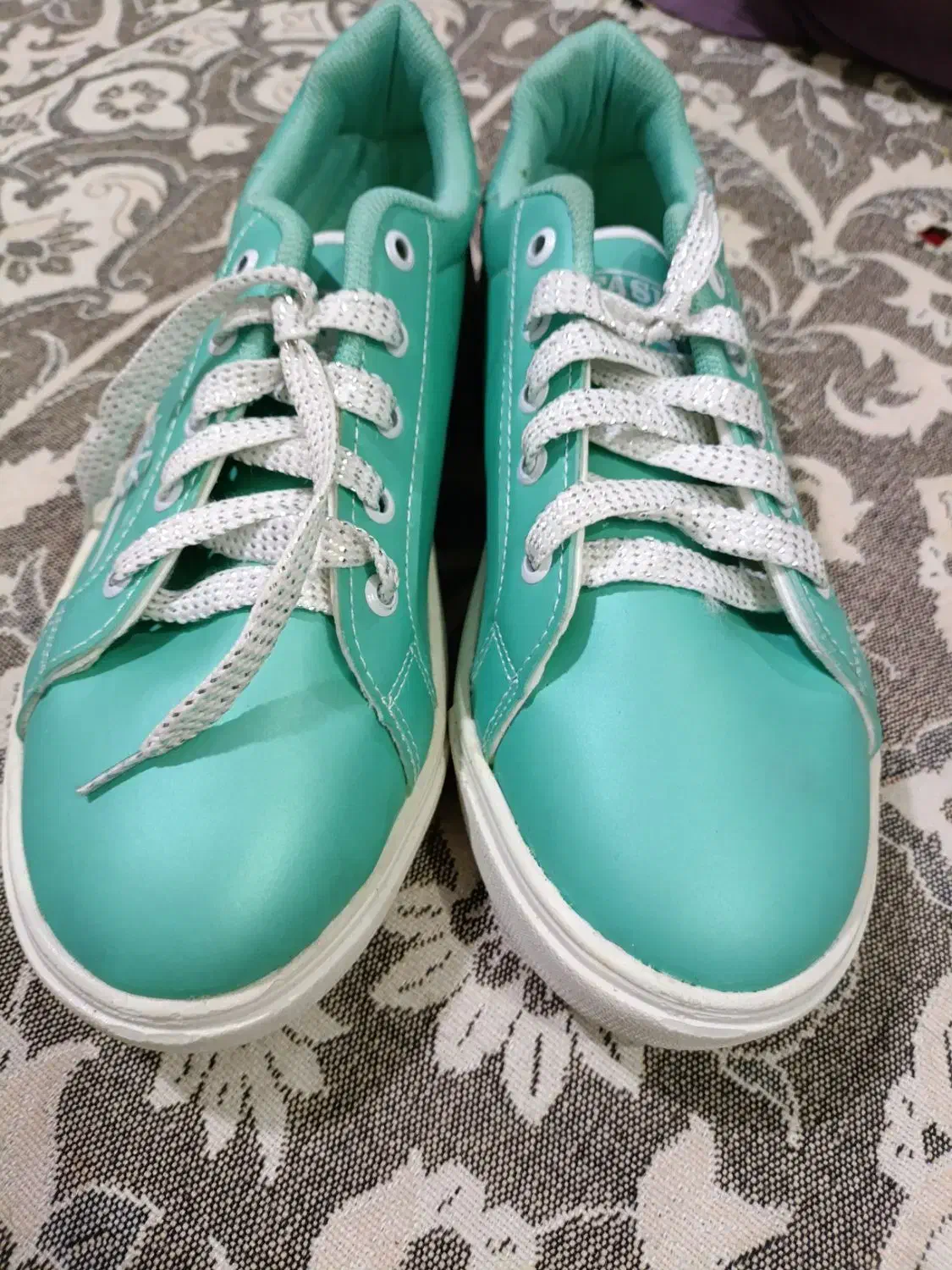 کفش نو|کیف، کفش، کمربند|مشهد, نوده|دیوار