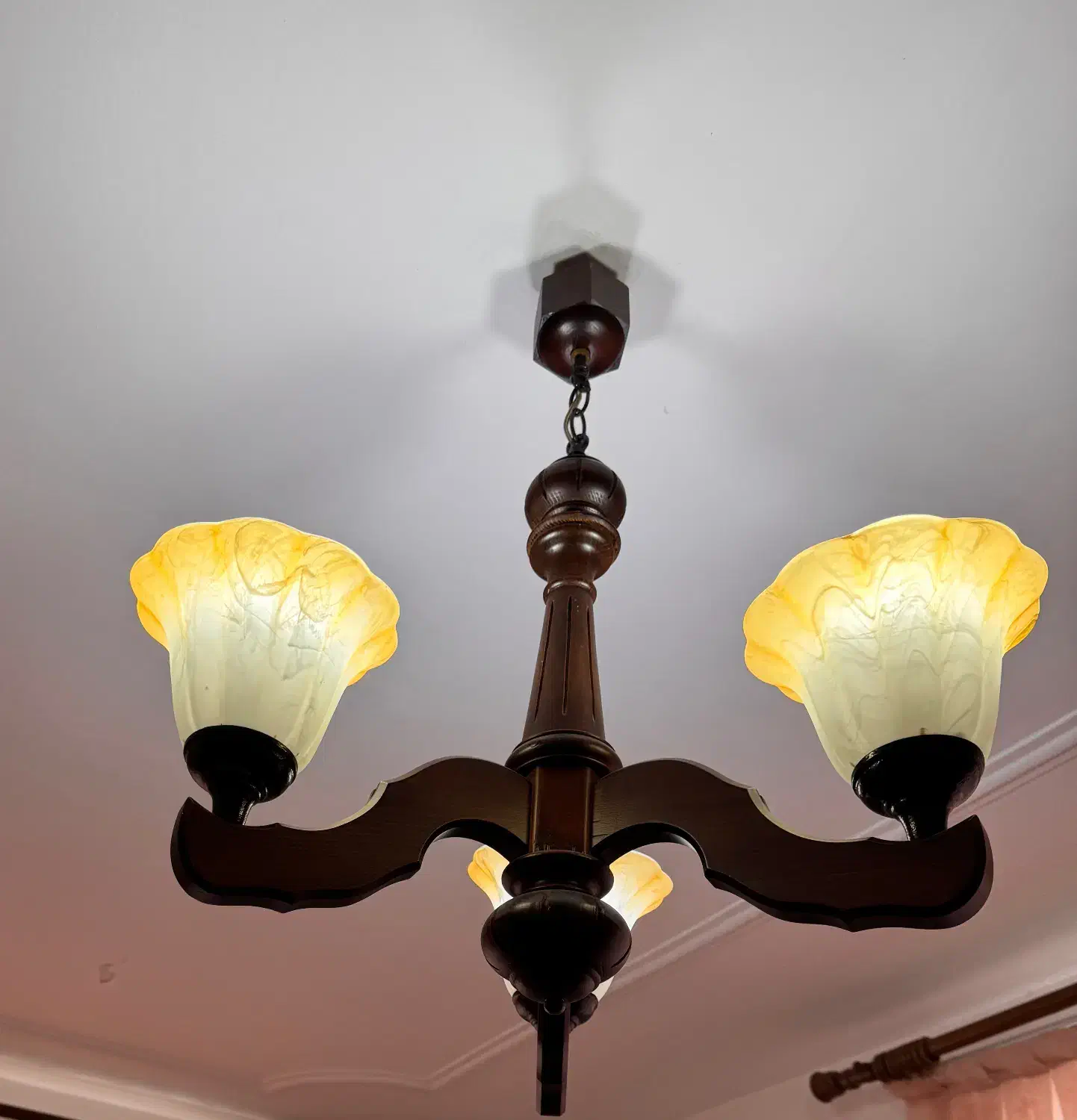 لوستر|لوستر و چراغ آویز|لاهیجان, لیالستان|دیوار