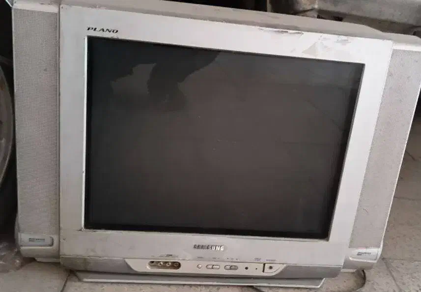 تلویزیون سامسونگ ۲۸ یا ۳۲ قدیمی|تلویزیون و پروژکتور|دماوند, دماوند|دیوار