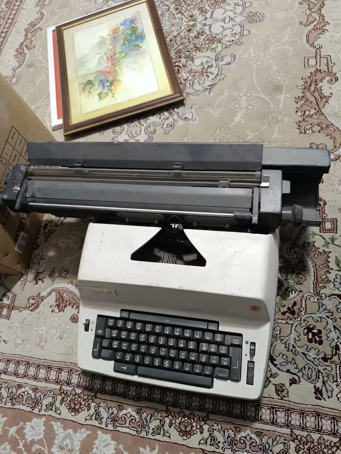 ماشین تایپ عتیقه برقی آنتیک سالم زیر قیمت|کلکسیون اشیاء عتیقه|تهران, مهرآباد جنوبی|دیوار