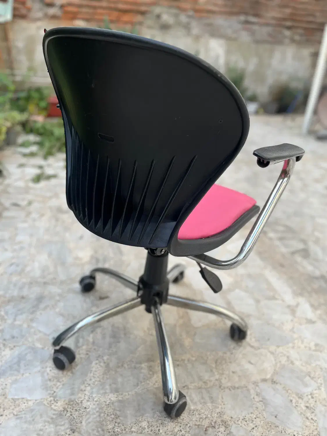 صندلی|صندلی و نیمکت|رشت, استادسرا|دیوار