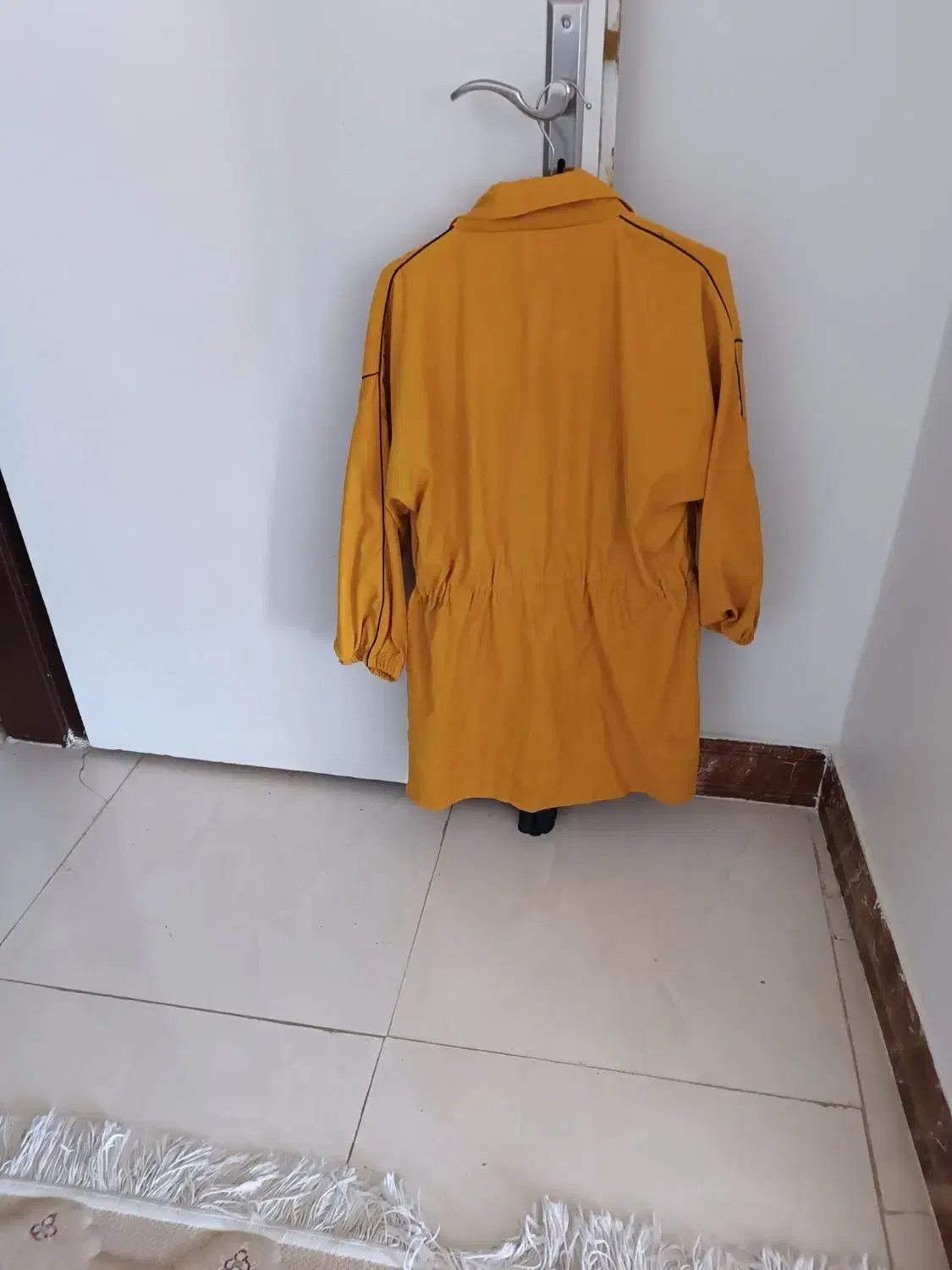 مانتو پاییزه|لباس|شاهین‌شهر, شیخ بهایی|دیوار