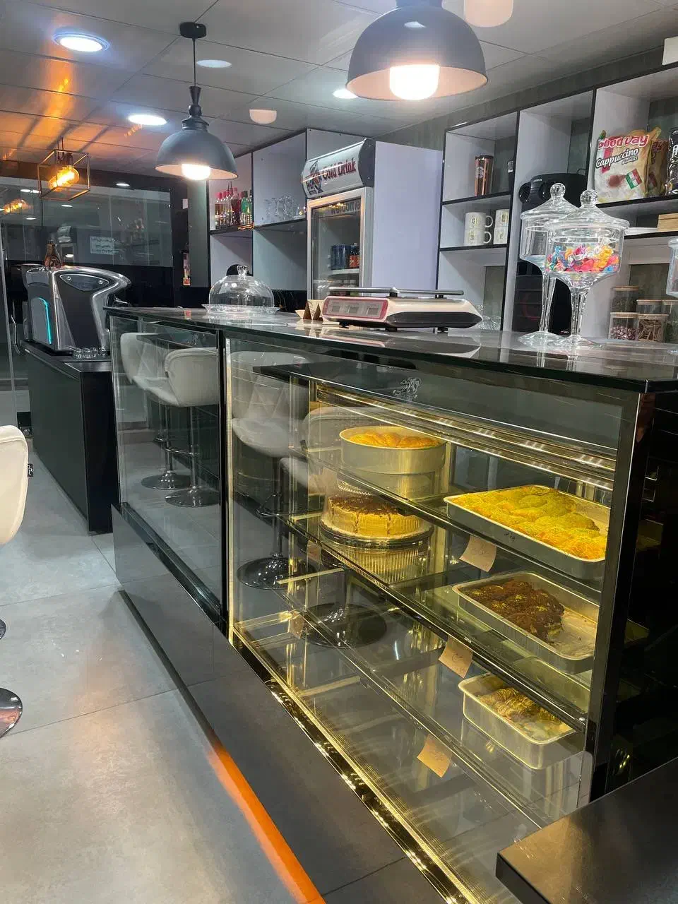 یخچال ویترینی|کافیشاپ و رستوران|شیراز, سینما سعدی|دیوار