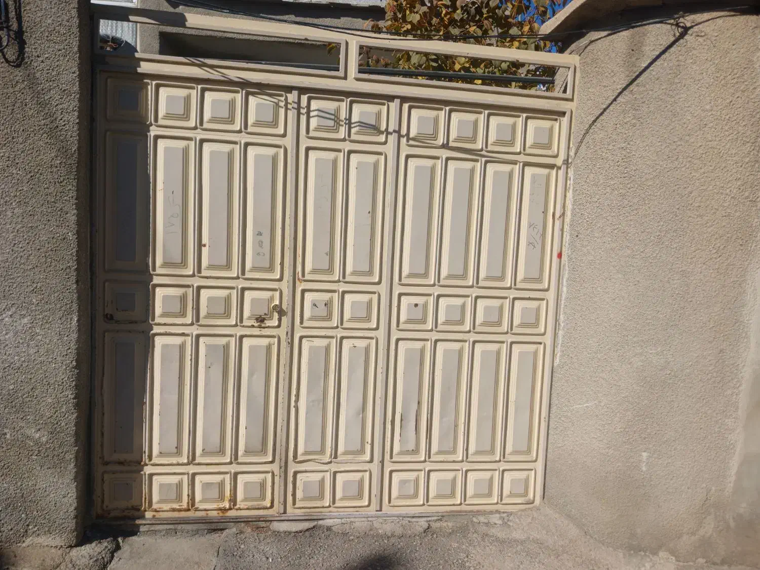 درب حیاط|مصالح و تجهیزات ساختمان|قروه, |دیوار