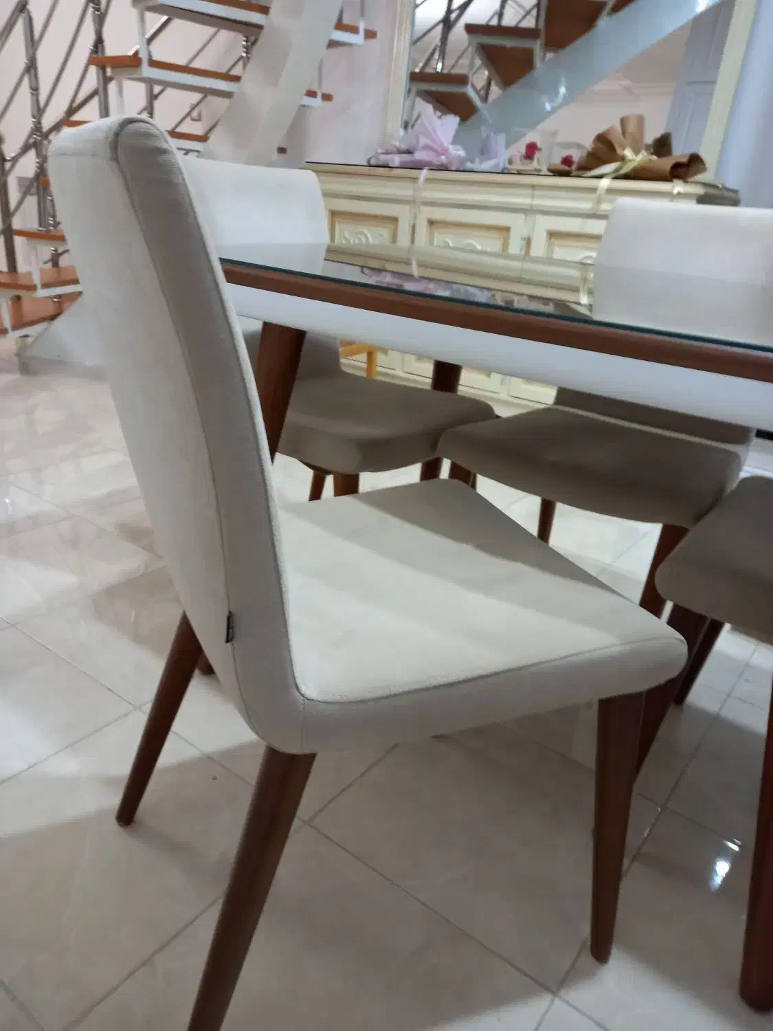 میز ناهارخوری ۴ نفره چوبی|میز و صندلی غذاخوری|گنبد کاووس, |دیوار