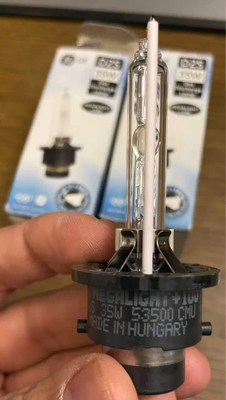 لامپ زنون پایه d2s جنرال الکتریک و فیلیپس اصل|قطعات یدکی و لوازم جانبی|شیراز, فرهنگ شهر|دیوار