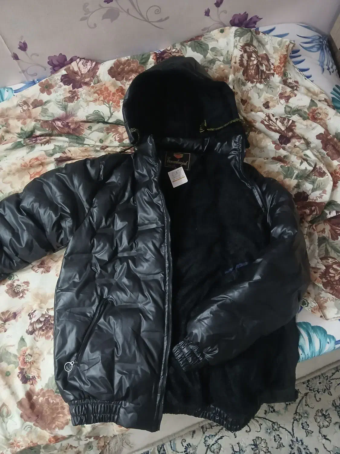 کاپشن|لباس|اصفهان, فرهنگیان|دیوار