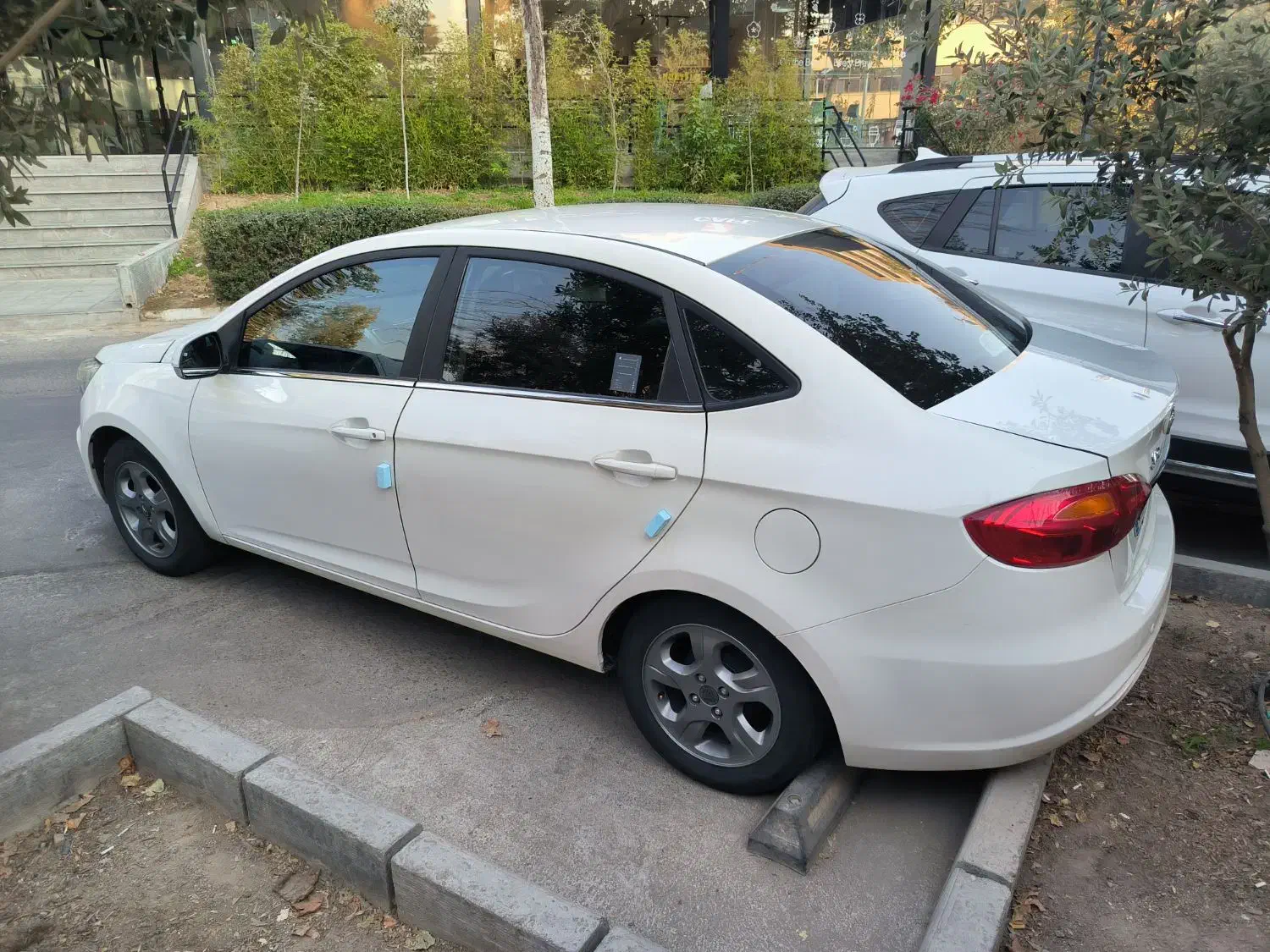 جک j4 مدل 1401 سفید اتومات|خودرو سواری و وانت|تهران, چوب تراش|دیوار