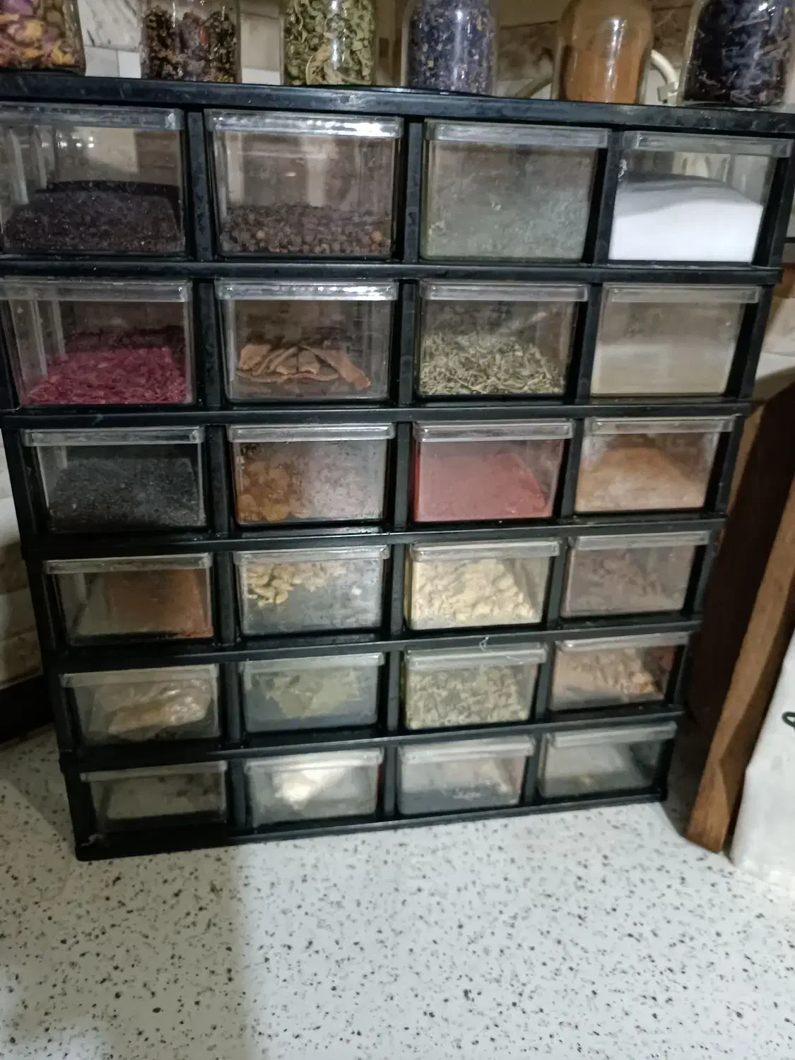 مگازین،نظم دهنده درحدنوادویه و حبوبات|آب‌چکان و نظم‌دهنده ظروف|مشهد, هفت تیر (آب و برق)|دیوار