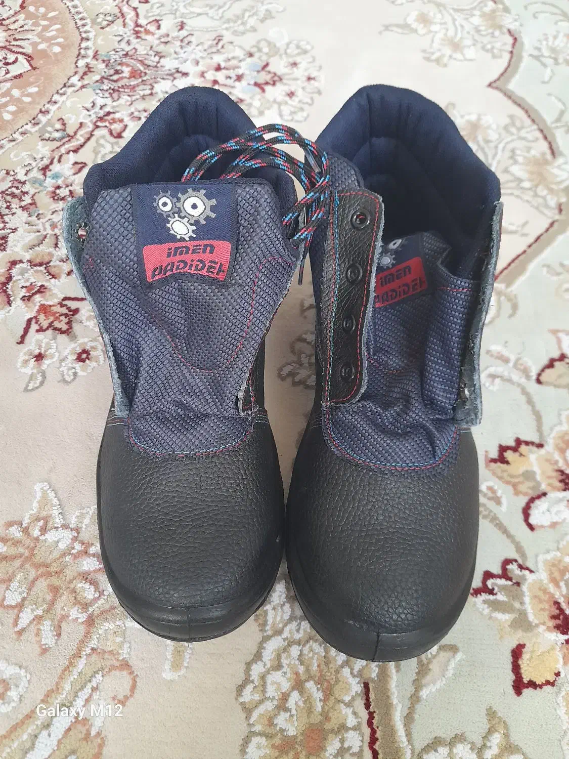 کفش کار ایمنی|کیف، کفش، کمربند|هشتگرد, هشتگرد قدیم|دیوار