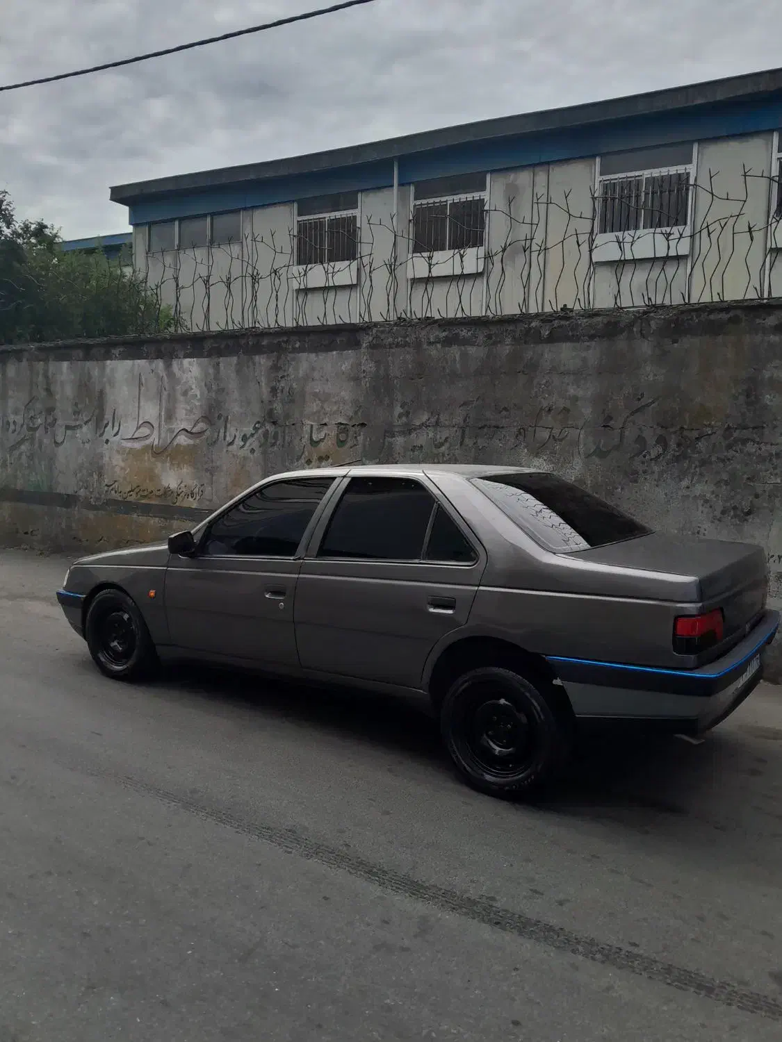 پژو۴۰۵ مدل ۸۵|خودرو سواری و وانت|رشت, کوی قدس|دیوار