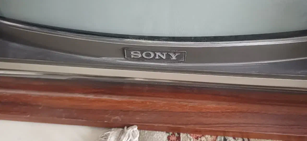 تلویزیون چوبی قدیمی|کلکسیون اشیاء عتیقه|فولادشهر, مسکن مهر فولادشهر|دیوار