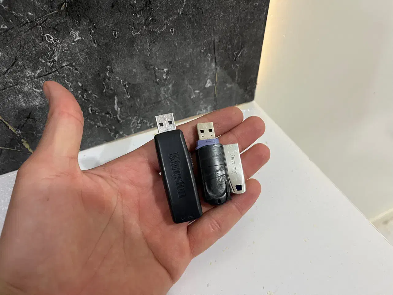 حافظه فلش یو اس بی|قطعات و لوازم جانبی رایانه|اهواز, آریاشهر|دیوار