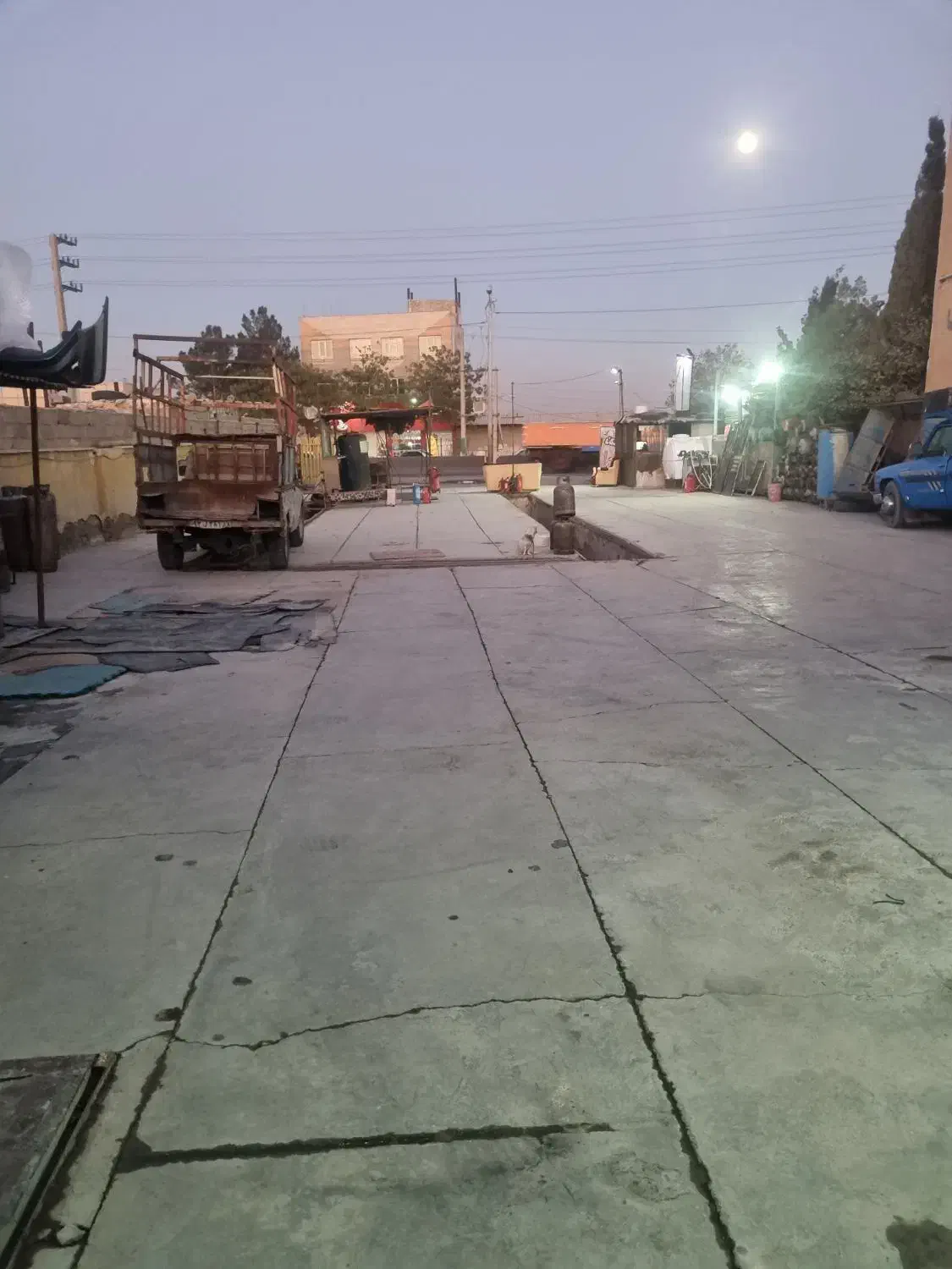 نگهبان ساعت۸شب تا۹صب سن فرق نیست جوان یاسن بالا|استخدام سرایداری و نظافت|شهریار, اصیل آباد|دیوار