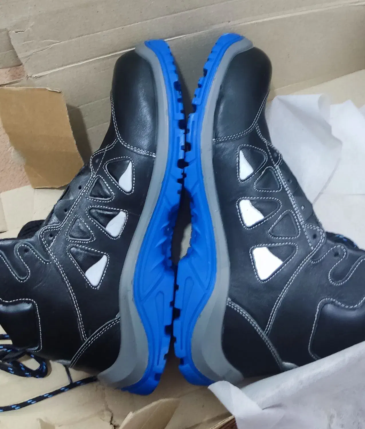 کفش ایمنی|کیف، کفش، کمربند|شیراز, شهرک مفتح|دیوار