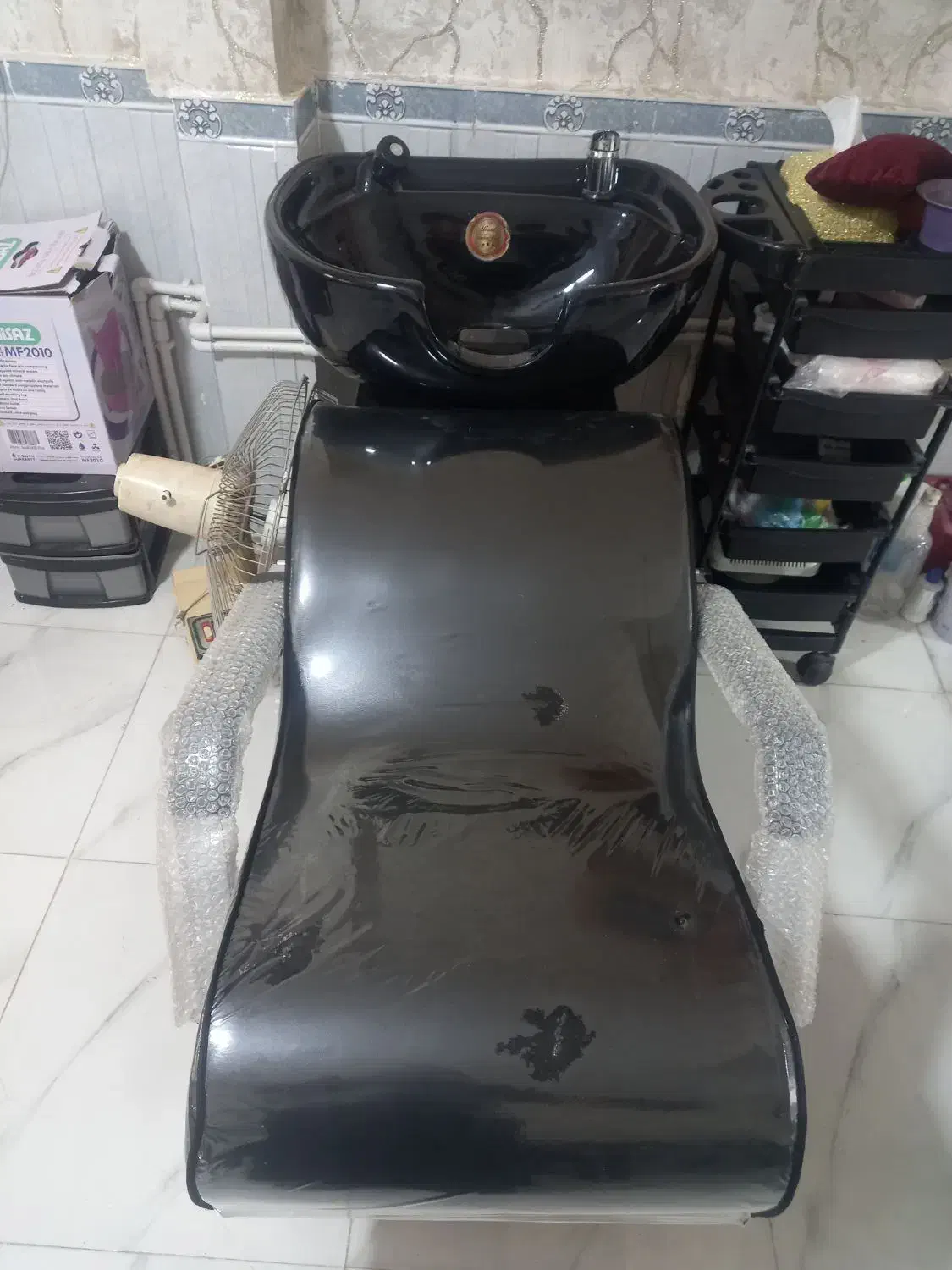 سرشویی خوابیده|آرایشگاه و سالن‌های زیبایی|اهر, |دیوار