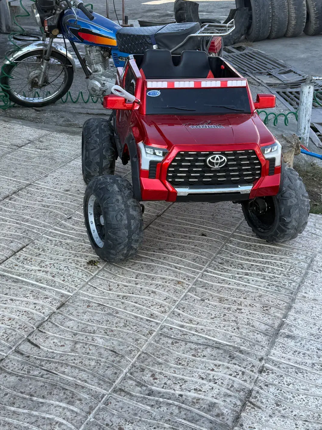 ماشین کودک|اسباب‌بازی بچه|شاهین دژ, |دیوار