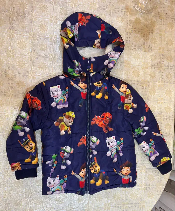 کاپشن( سگهای نگهبان)|کفش و لباس بچه|تبریز, |دیوار