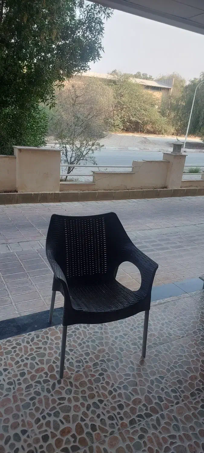 صندلی پلاستیک فشرده|صندلی و نیمکت|کیش, |دیوار