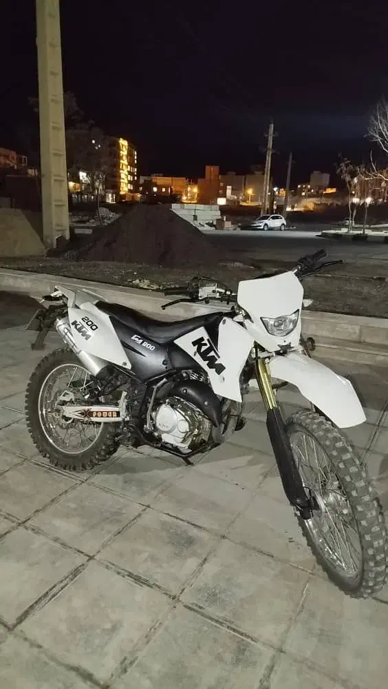 تریل بهرو ۲۰۰|موتورسیکلت|بروجرد, |دیوار