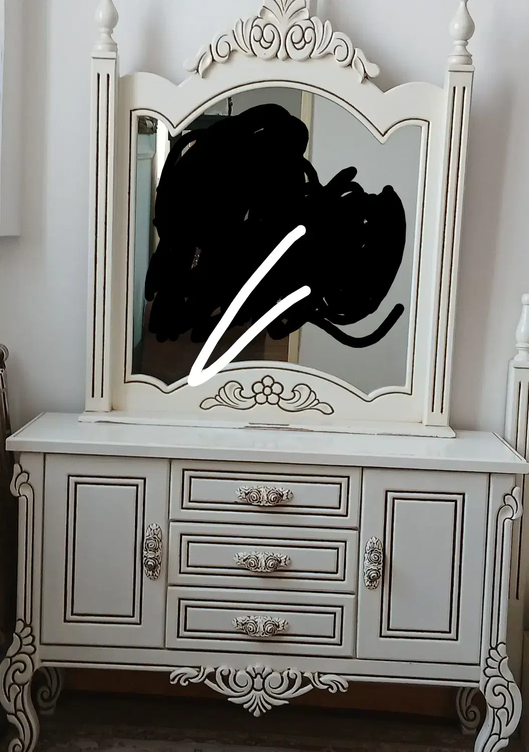 یک عدد بوفه و آینه دروار|بوفه، ویترین، کنسول|تایباد, |دیوار