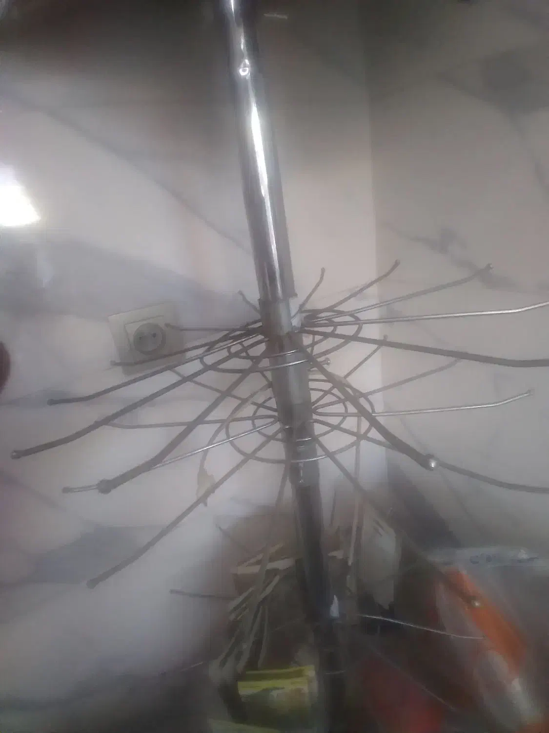 ریال ایستاده|بندرخت و رخت‌آویز|نجف‌آباد, امام خمینی|دیوار