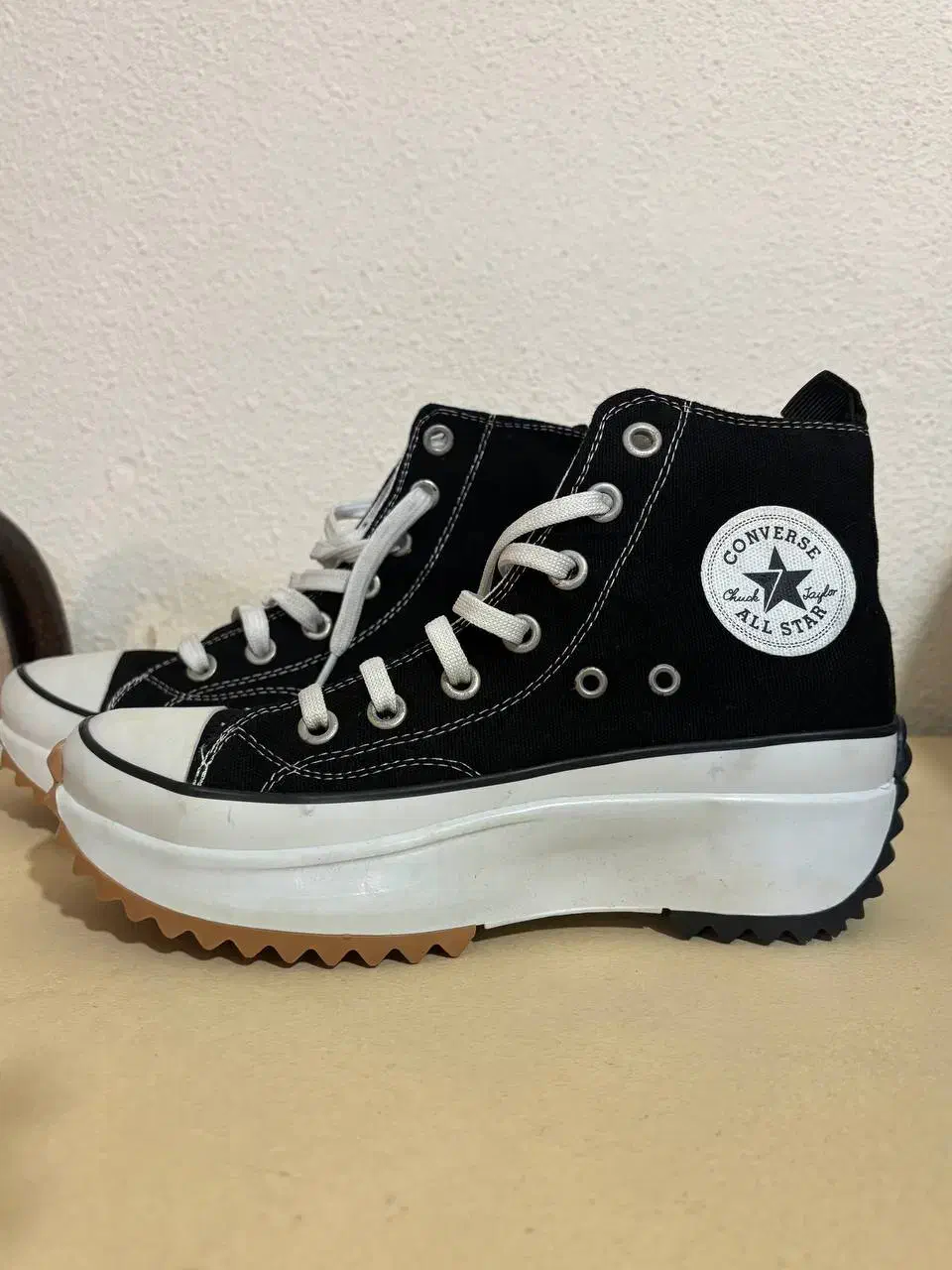 کفش|کیف، کفش، کمربند|سیرجان, |دیوار