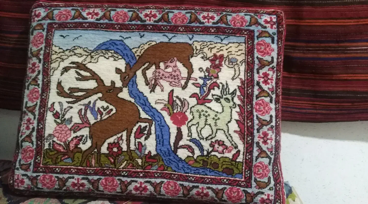 پشتی نقشه شکار دست بافت|پشتی|سنندج, |دیوار