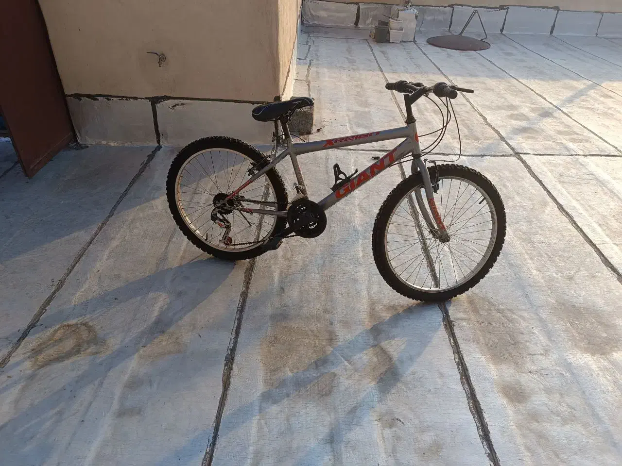 دوچرخه 24 آلمینیوم|دوچرخه، اسکیت، اسکوتر|رباط‌کریم, رباط‌کریم|دیوار